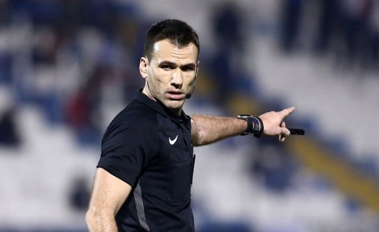 Ο Δήμος Ναυπλιέων τιμά τον διεθνή διαιτητή Βαγγέλη Μανούχο