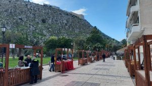 Χριστουγεννιάτικη Εορταγορά σήμερα στο Ναύπλιο !