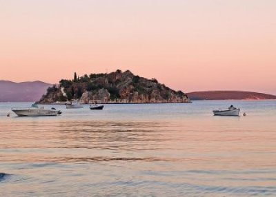 Μαγικές στιγμές στο Τολό με σκηνικό το Κορωνήσι και την Ρόμβη