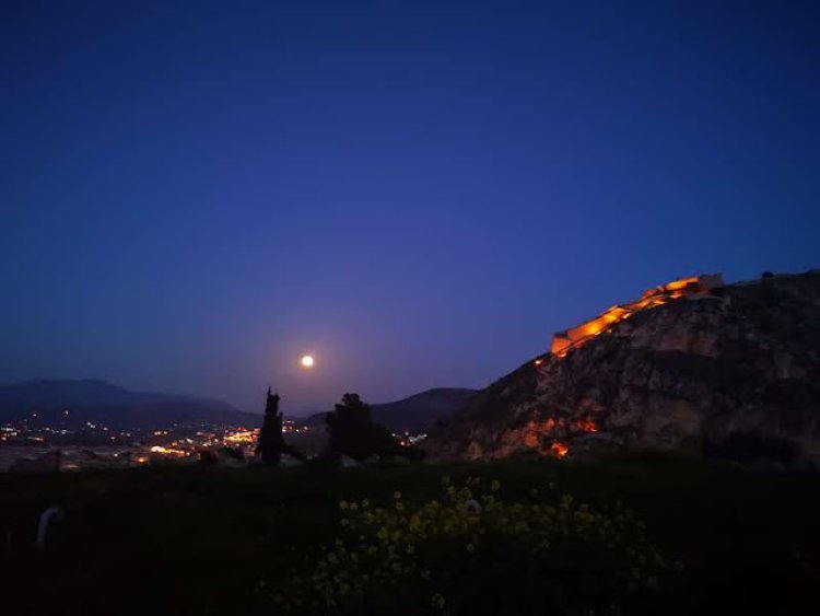 Εκδήλωση με ιστορικές αναφορές και ελληνικούς παραδοσιακούς χορούς στο Ναύπλιο