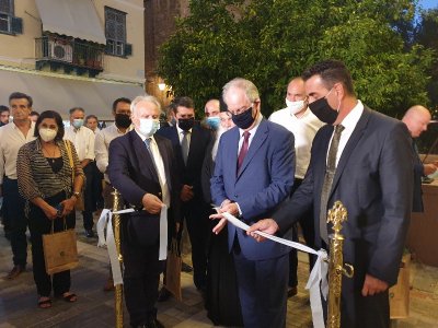 Τα εγκαίνια της έκθεσης «Βουλή των Ελλήνων – Σταθμοί μίας διαδρομής σχεδόν διακοσίων ετών» πραγματοποιήθηκαν στην αίθουσα του Βουλευτικού στο Ναύπλιο