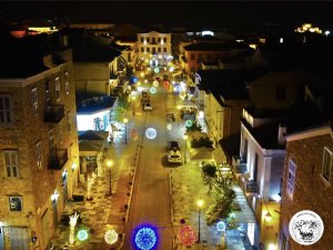 Το δέντρο των Χριστουγέννων θα ανάψει σήμερα στις 18.00 φωτίζοντας το Δήμο μας από άκρη σε άκρη