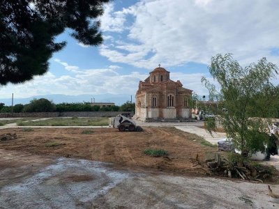 Έναρξη των εργασιών διαμόρφωσης του περιβάλλοντος χώρου του ιερού ναού της Παναγίας στην Αγία Τριάδα της Μιδέας