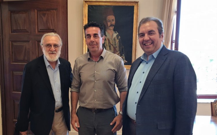 Επίσκεψη του Έλληνα σκηνοθέτη Γιάννη Σμαραγδή στον Δήμαρχο Ναυπλιέων Δημήτρη Κωστούρο